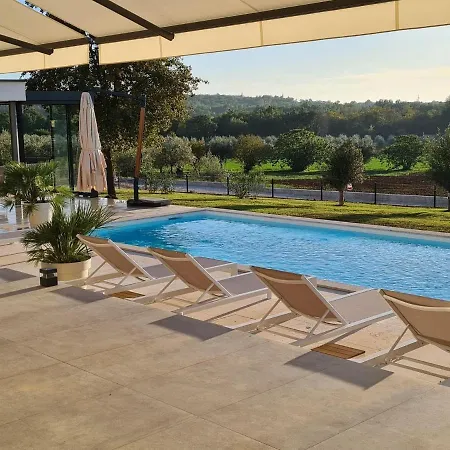 Unparalleled Luxury At Fuskulina *
