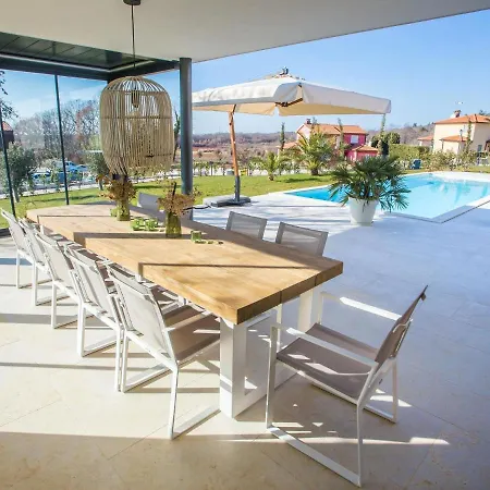 Unparalleled Luxury At Fuskulina Villa *