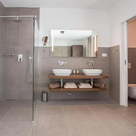 Villa Unparalleled Luxury At Fuskulina Porec